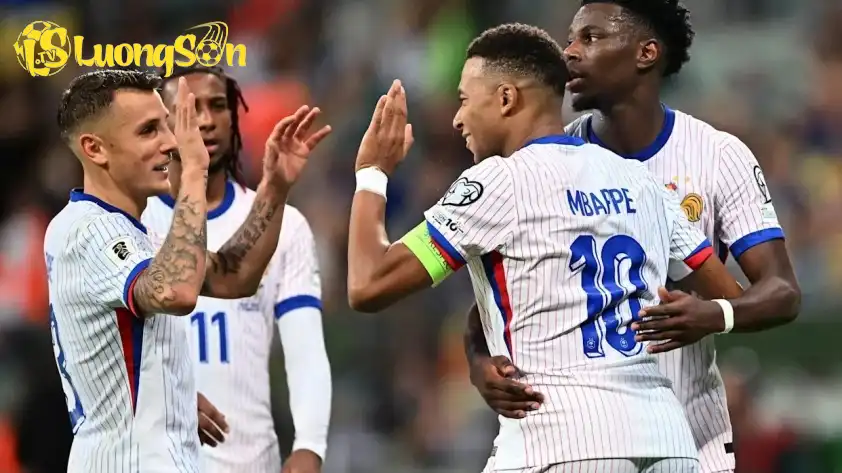 Mbappe tiếp tục đóng vai trò thủ lĩnh trên hàng công ĐT Pháp (Ảnh: France Sport). Mbappe tiếp tục đóng vai trò thủ lĩnh trên hàng công ĐT P
