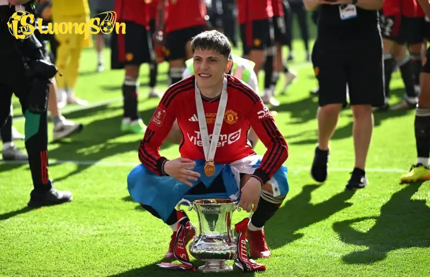Garnacho trưởng thành vượt bậc trong màu áo Man Utd Garnacho trưởng thành vượt bậc trong màu áo Man Utd