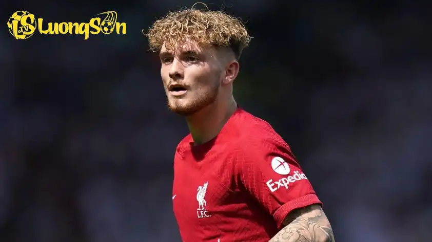 Elliott  chuyển đến Aston Villa theo dạng cho mượn một mùa giải, kèm điều khoản mua dứt